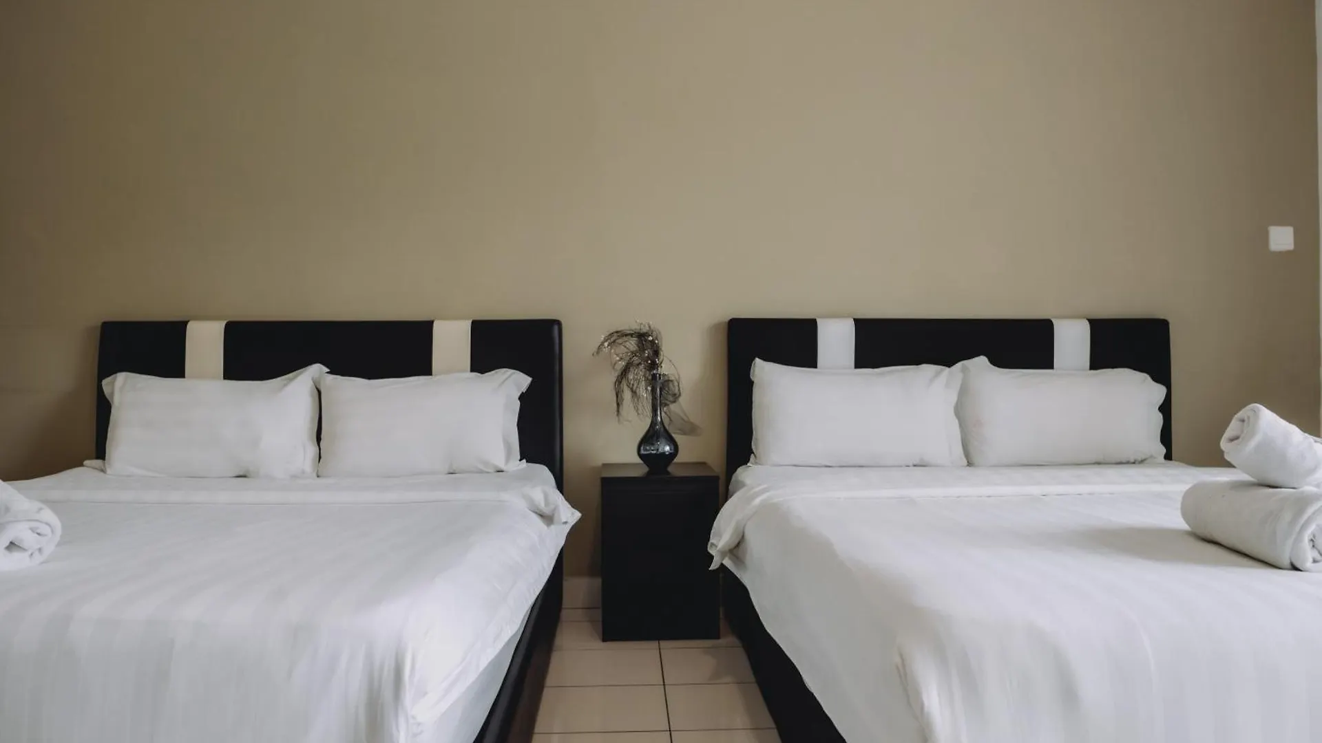Aeropod Cactus Rail Suite With Balcony - Kota Kinabalu 0*,